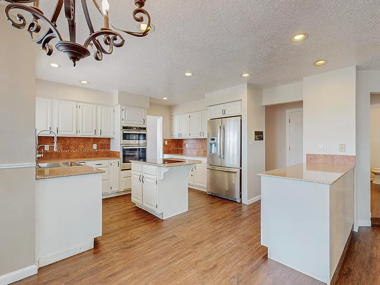 13612 Vic Rd NE — Photo 21