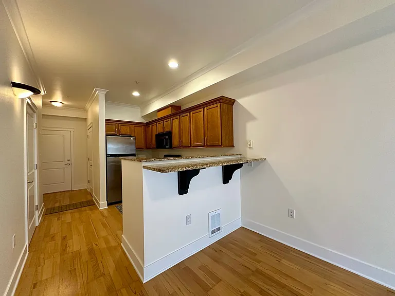 1015 Railroad Ave #303 — Photo 4