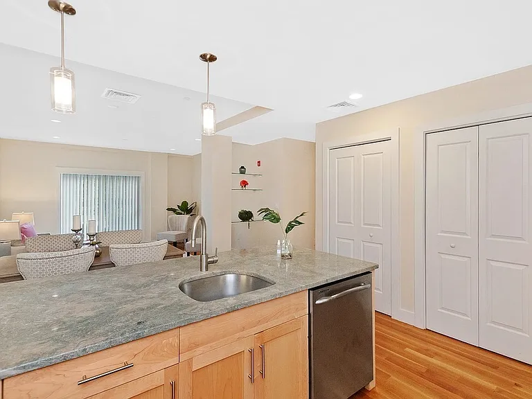 321 Hammond Pond Pkwy #106 — Photo 23