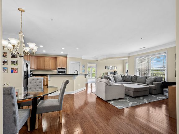 3rd image of 3102 W End Cir APT 401
