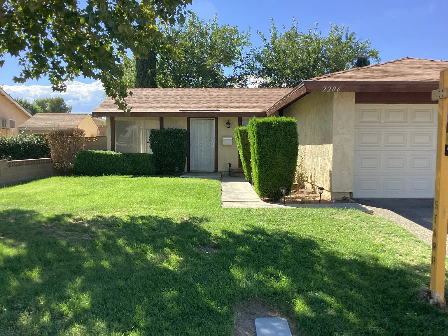 3 bed, 1.0 bath, 960 sqft, $2,600 — Photo 1
