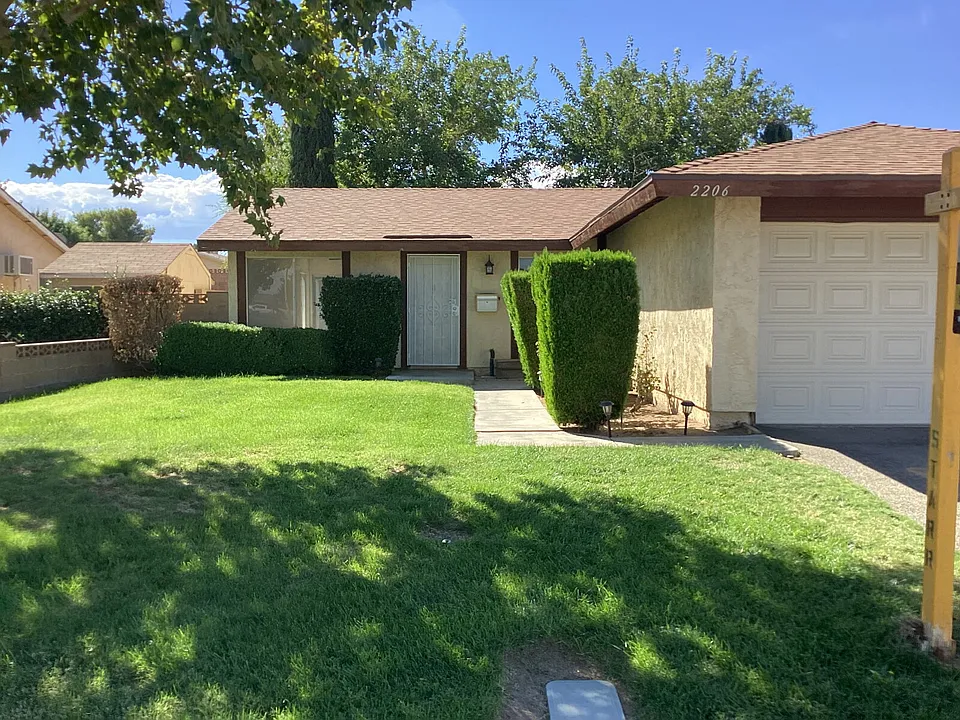 2206 W Avenue K #14