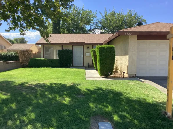 2206 W Avenue K #14, Lancaster, CA 93536