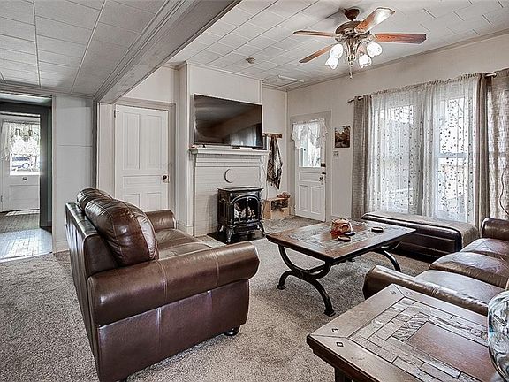 4th image of 303 Coleridge Rd