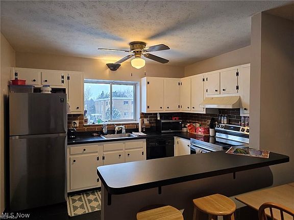 5th image of 5200 Royalton Rd APT 10C