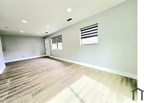 2865 NE 13th Ave — Photo 7