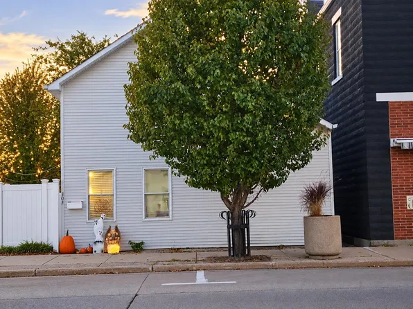 303 S Main St, Cuba City, WI 53807