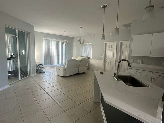 5th image of 144 Golf Aire Blvd