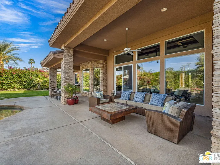 2 Varsity Cir — Photo 21