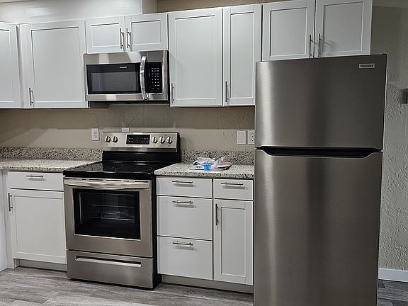 3rd image of 1115 E Hemlock St #4