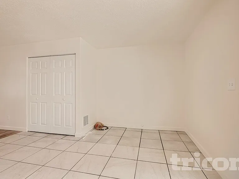 4889 W Milos Dr — Photo 4