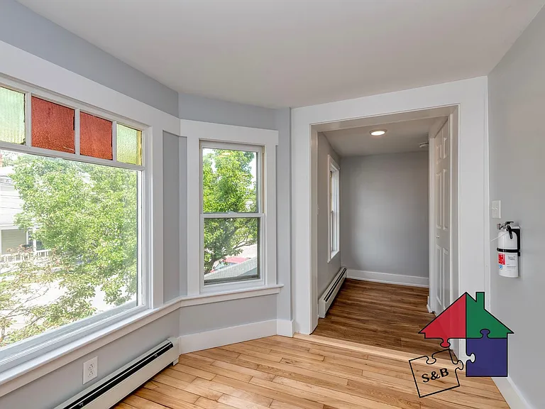 166 N Winooski Ave — Photo 8