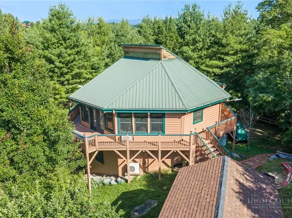 796 River Country Road, Piney Creek, NC 28663