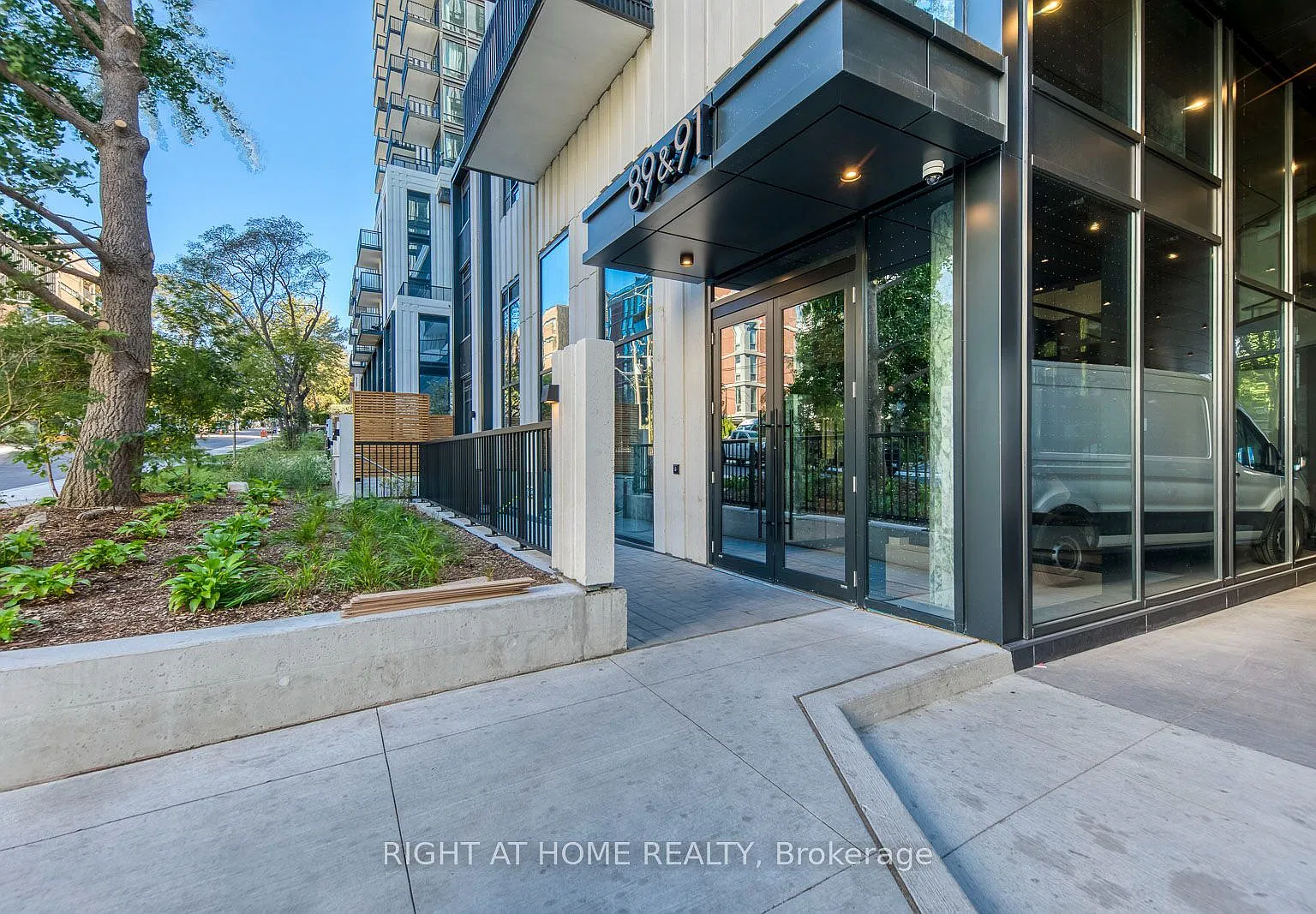 2 bed, $2,590 — Photo 2