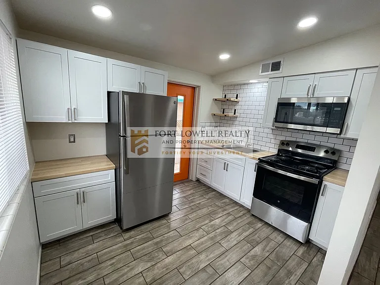 1302 N Richey Blvd — Photo 6