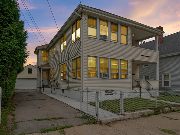 122-124 Hanover Ave, Pawtucket, RI 02861