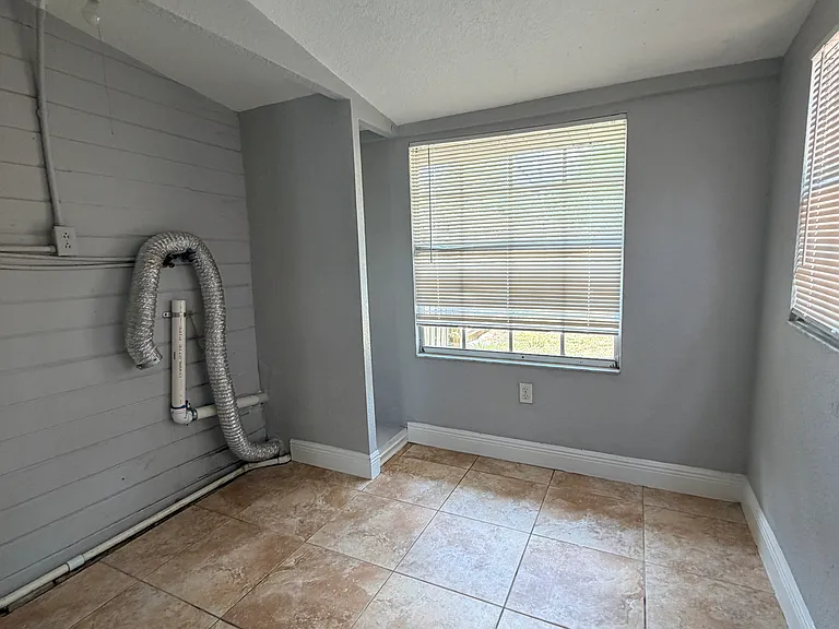 419 N Center St #419 — Photo 11