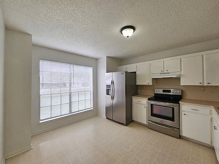 111 Bridle Dr — Photo 6