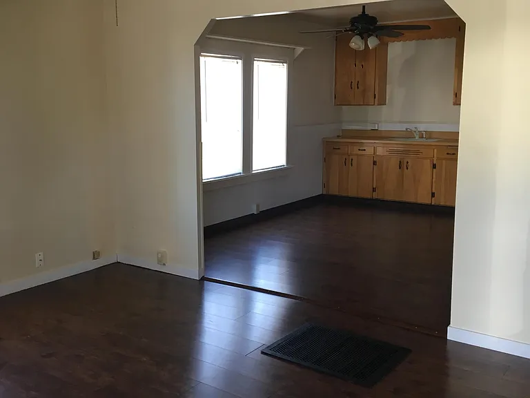 219 Blackburn St — Photo 4