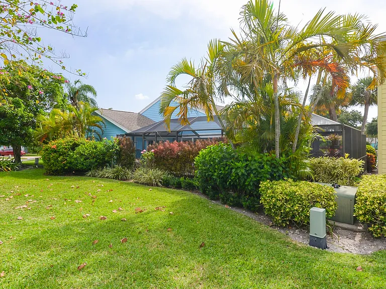 4051 NE Breakwater Dr — Photo 60