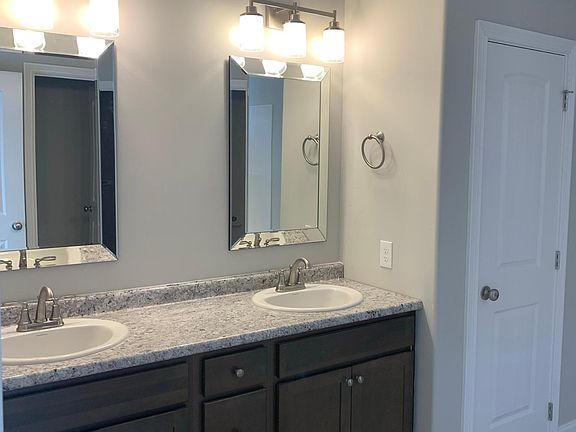 5th image of 906 Nans Creek Way