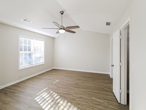 5th image of 245 Ashland Manor Dr