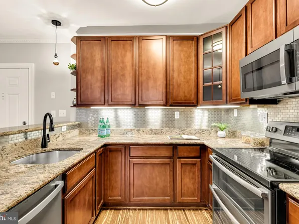 5040 1st St NW #401, Washington, DC 20011