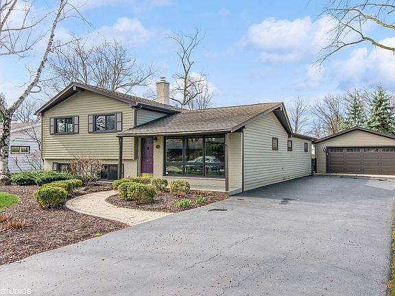 2nd image of 22W451 Birchwood Dr