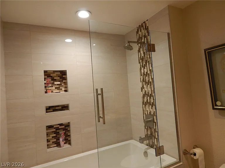 2712 W Oakey Blvd — Photo 17