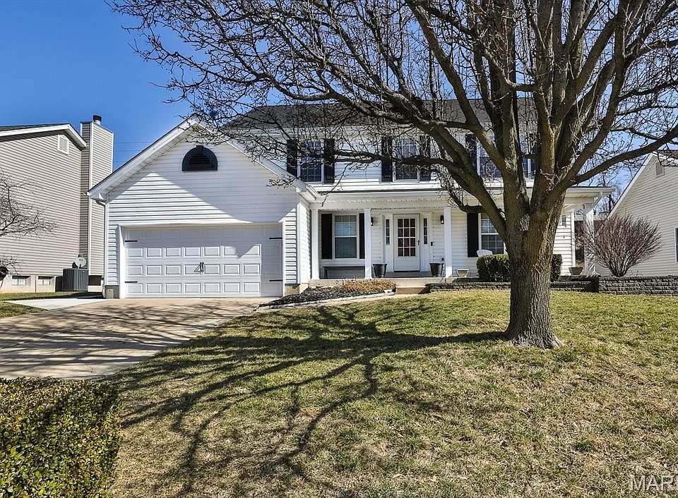 1st image of 548 Crown Passage Dr