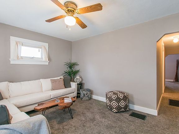 4th image of 2629 Collins Ave