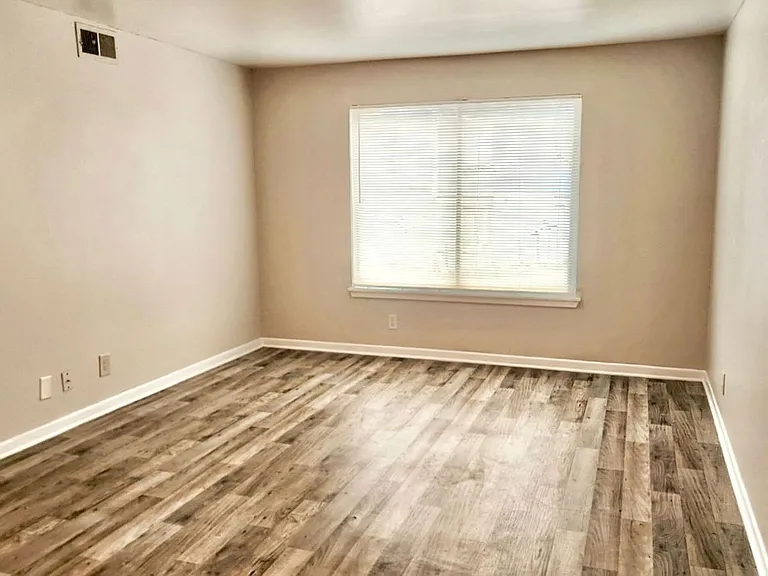 Riverbend Apartments — Photo 61