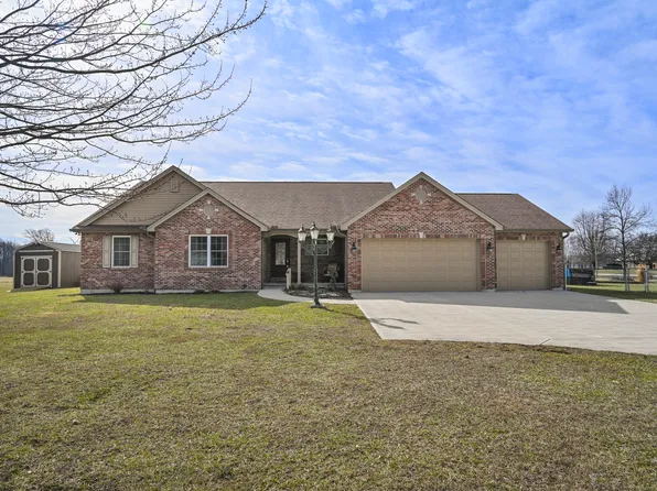 9032 E Edgewood Ln, Sunman, IN 47041