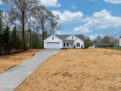 9062 McCray Farms Dr, Hickory, NC, 28601