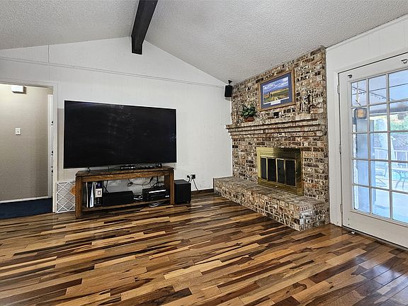 4th image of 6208 Brookside Dr