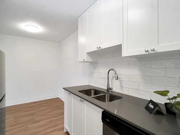 1002 McKenzie Ave #218 — Photo 9