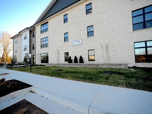 1300 Stoney Ridge Blvd #201, Forest, VA 24551