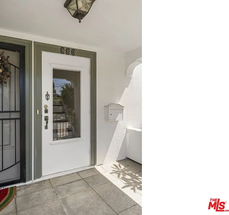 2 bed, 1.0 bath, 896 sqft, $3,350 — Photo 4