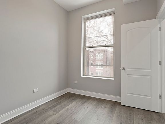 4th image of 2714 W Polk St #2