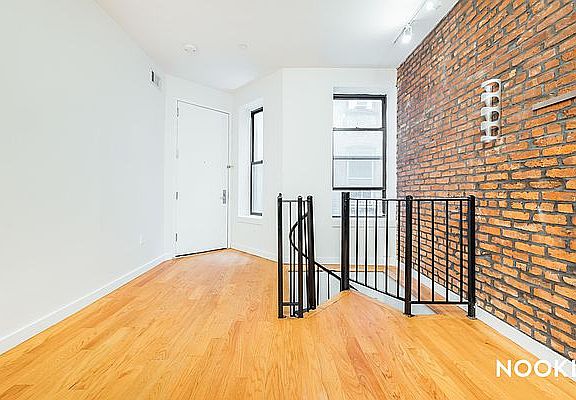 3rd image of 662 Park Pl APT 1RL