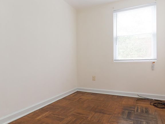 5th image of 55 Madison Dr