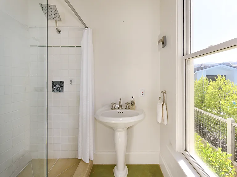 1533 Allyn Ave — Photo 12