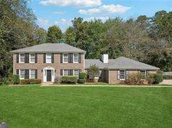 120 Birch Ct, Fayetteville, GA 30214