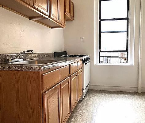 3rd image of 55 Parade Pl #12E