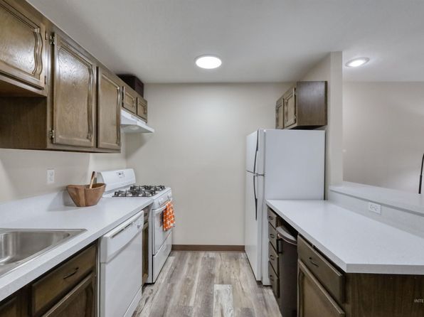 1225 N Camelot Dr, Boise, ID 83704