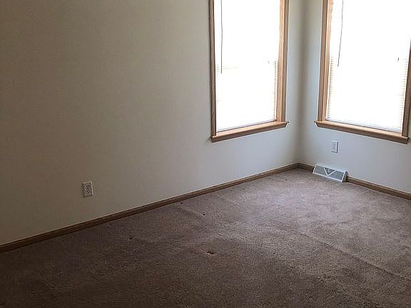 3rd image of 9923 Newmarket Ave