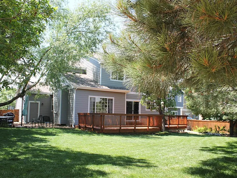 1029 Thornbury Pl — Photo 3