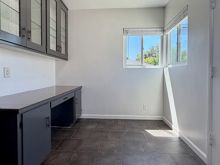 2279 N Granada Ave — Photo 8