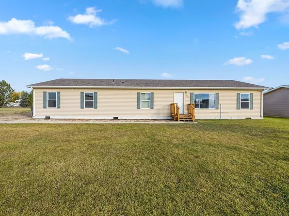 623 9th Ave SE, Stanley, ND 58784