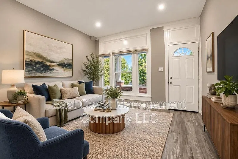 3 bed, 1.5 bath, 1923 sqft, $1,995 — Photo 2